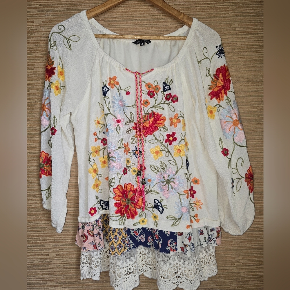 John Mark Boho Cottagecore Embroidered Peasant Top Size Small Lace Layered